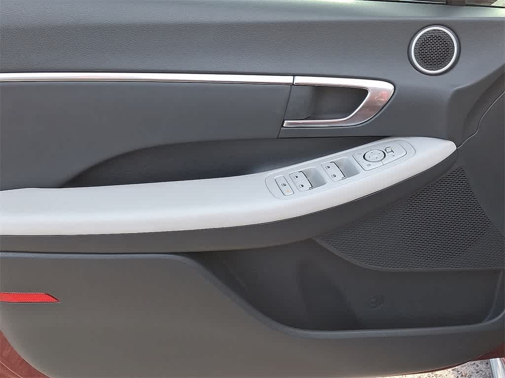 Thumbnail: 2023 Hyundai Sonata - 12