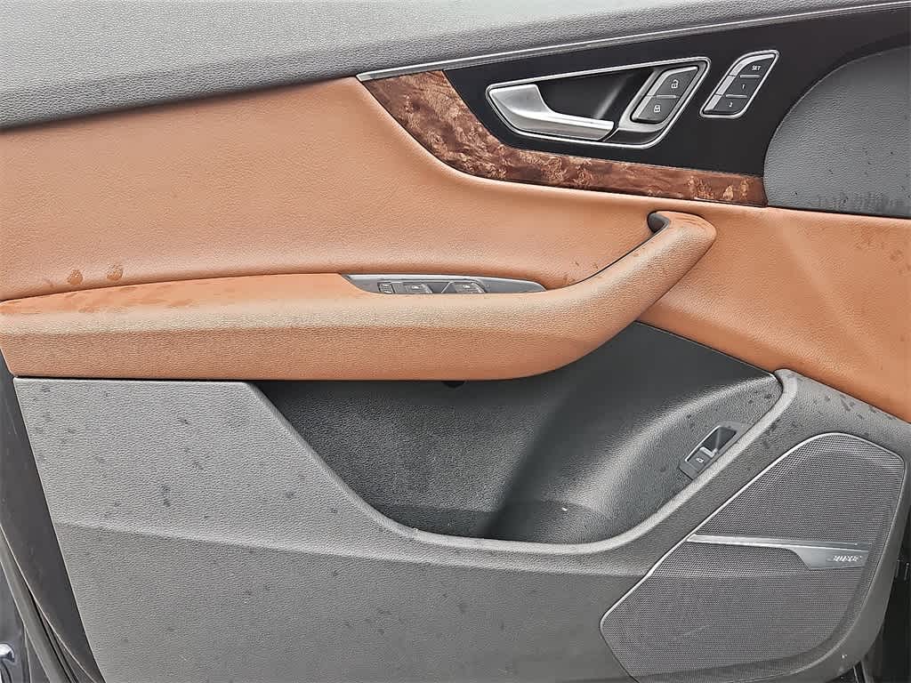 Thumbnail: 2017 Audi Q7 - 13