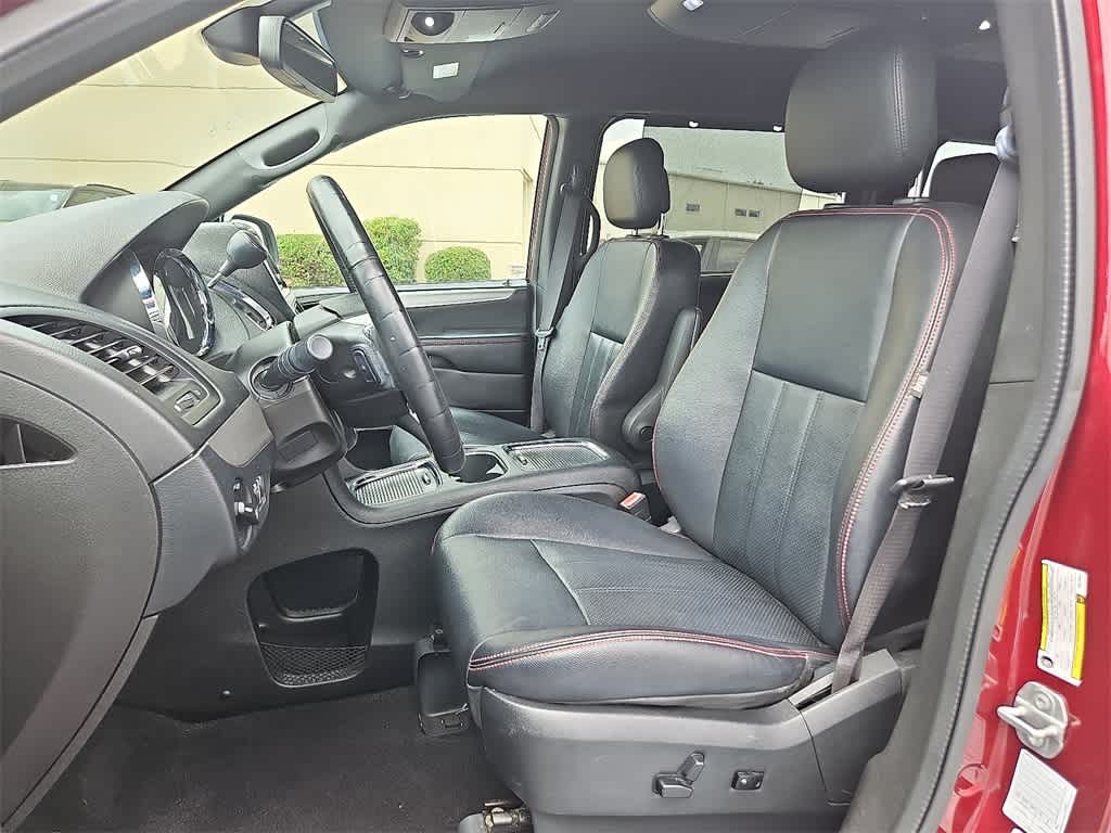 2019 Dodge Grand Caravan GT 14