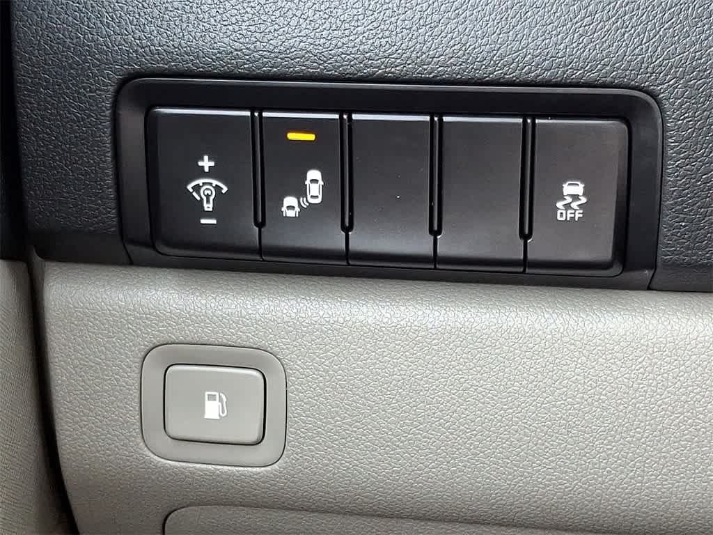 Thumbnail: 2019 Kia Sedona - 23