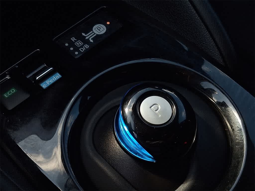 Thumbnail: 2022 Nissan Leaf - 14