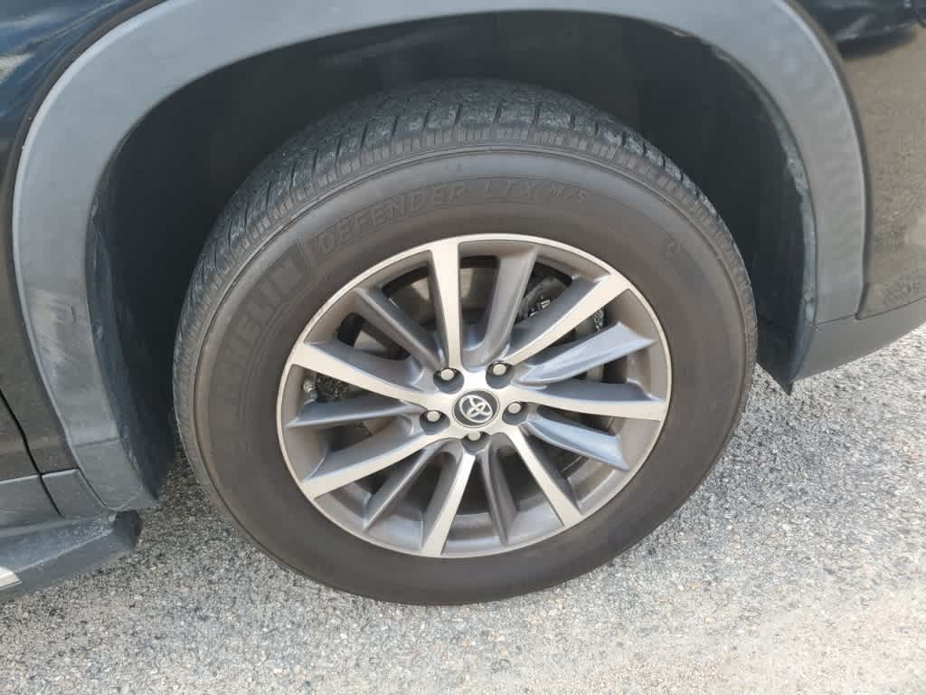 Thumbnail: 2019 Toyota Highlander - 12