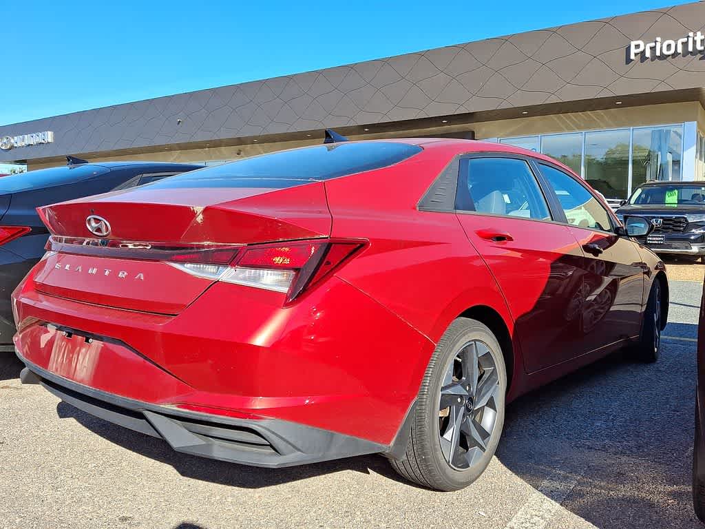Thumbnail: 2023 Hyundai Elantra - 3