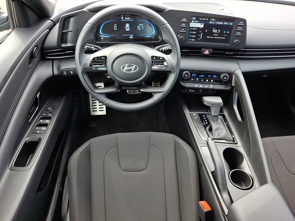 Thumbnail: 2025 Hyundai Elantra - 10