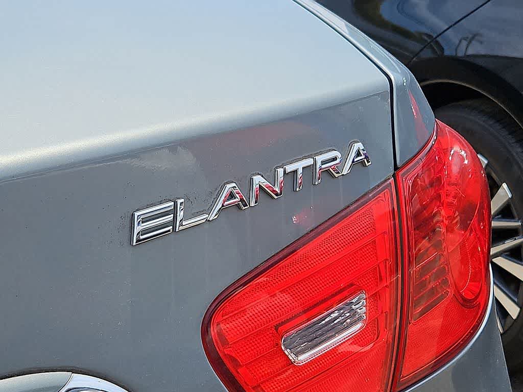 Thumbnail: 2010 Hyundai Elantra - 5