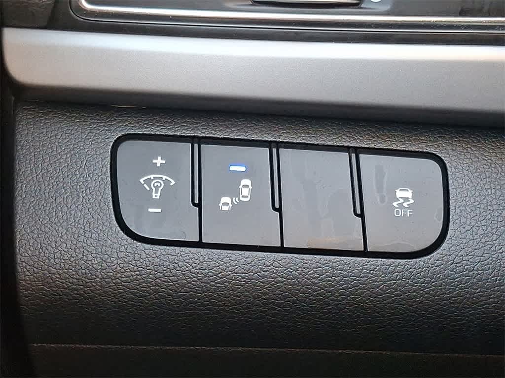 Thumbnail: 2018 Hyundai Elantra - 24