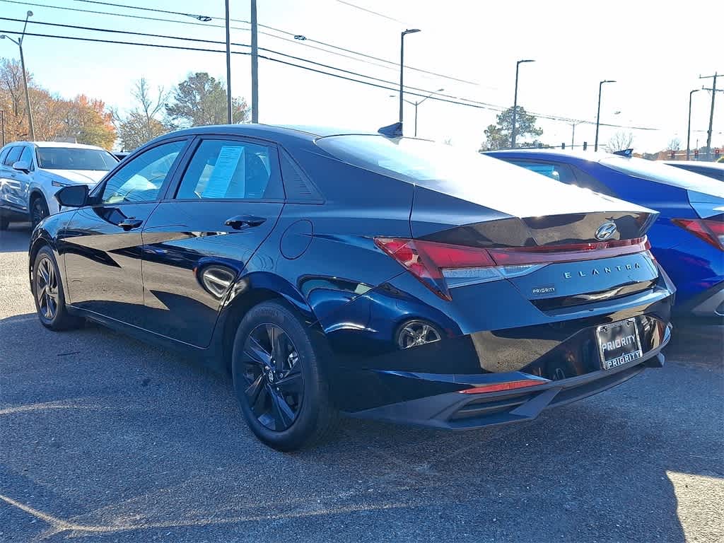 Thumbnail: 2023 Hyundai Elantra - 4