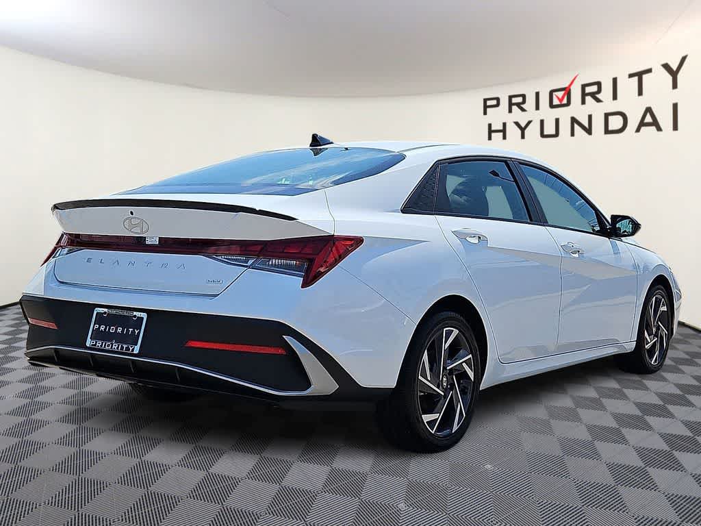 Thumbnail: 2025 Hyundai Elantra - 3
