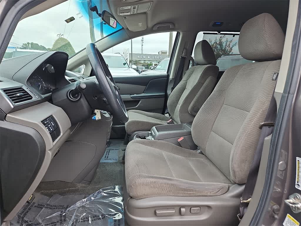 Thumbnail: 2012 Honda Odyssey - 14