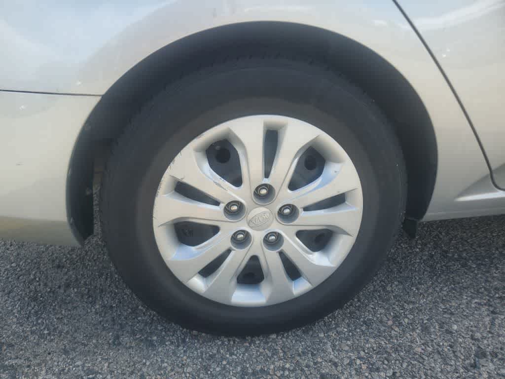 Thumbnail: 2012 Kia Forte - 15