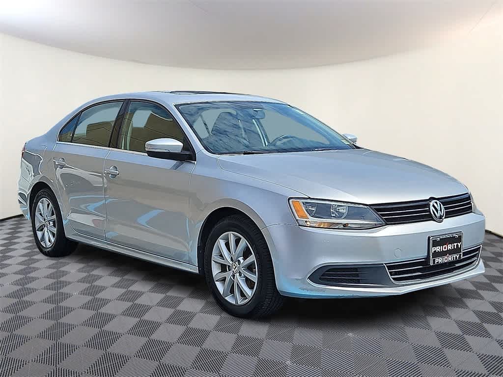 Thumbnail: 2014 Volkswagen Jetta - 3