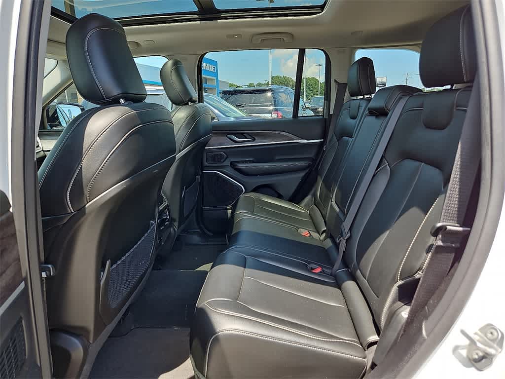 Thumbnail: 2023 Jeep Grand Cherokee - 10