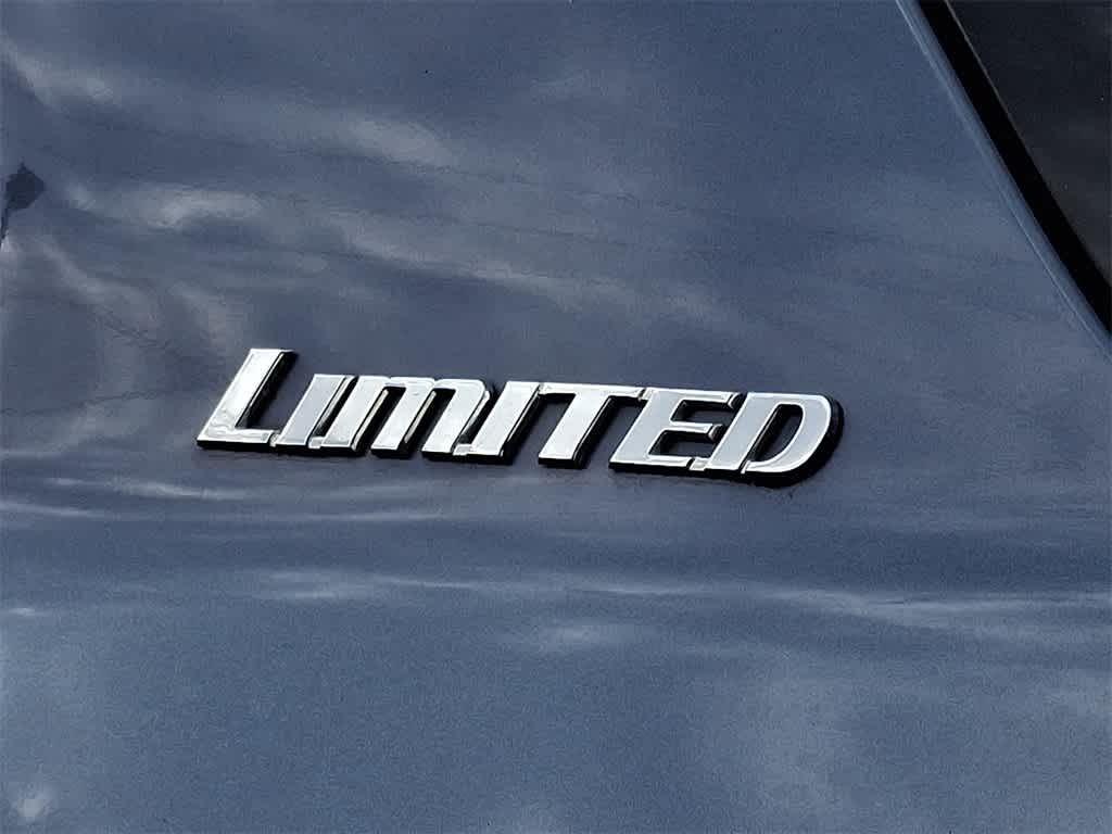 Thumbnail: 2013 Toyota 4Runner - 33