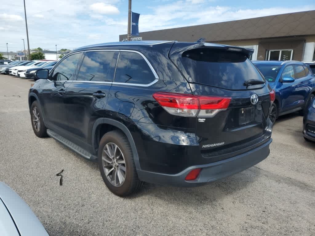 Thumbnail: 2019 Toyota Highlander - 7