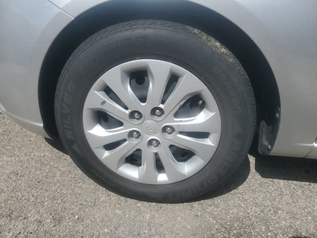Thumbnail: 2012 Kia Forte - 13