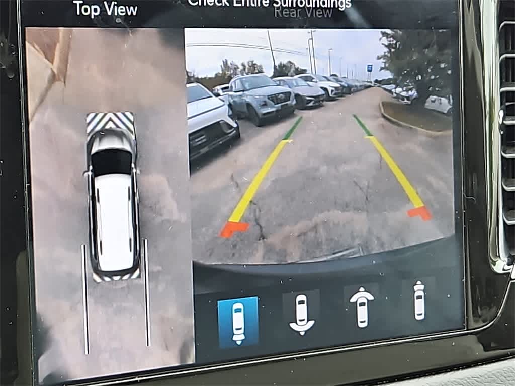 Thumbnail: 2019 Chrysler Pacifica - 20