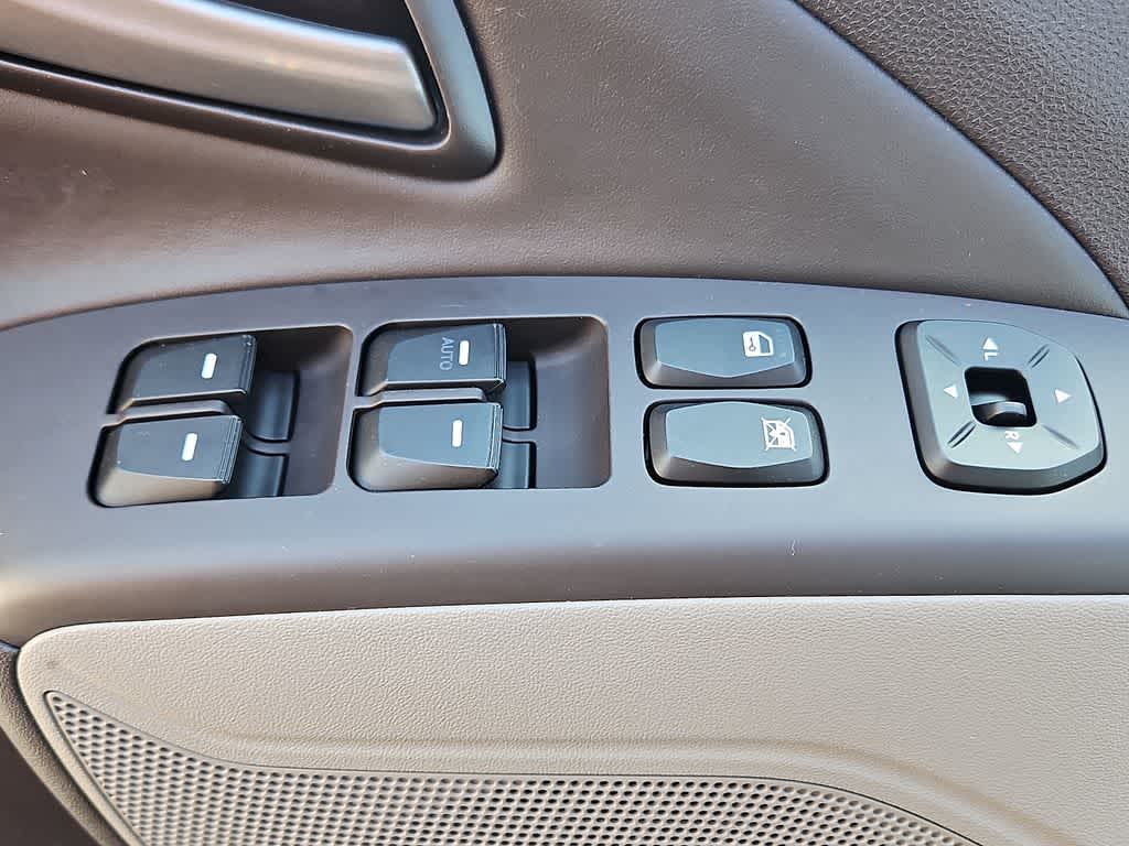 Thumbnail: 2015 Hyundai Tucson - 25