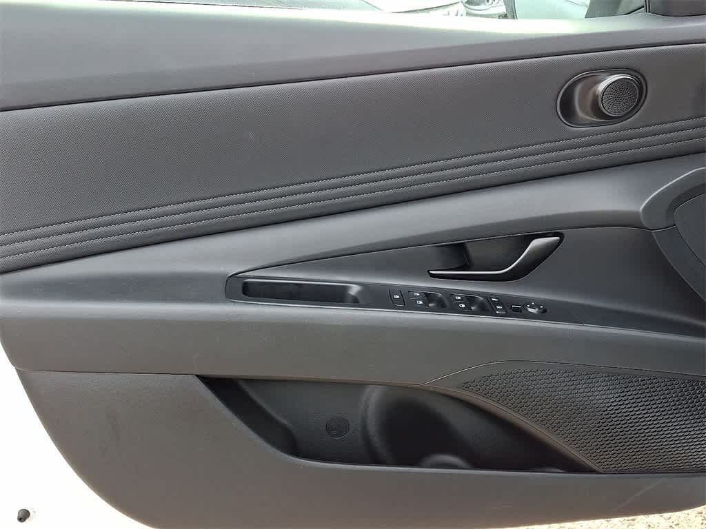 Thumbnail: 2025 Hyundai Elantra - 12