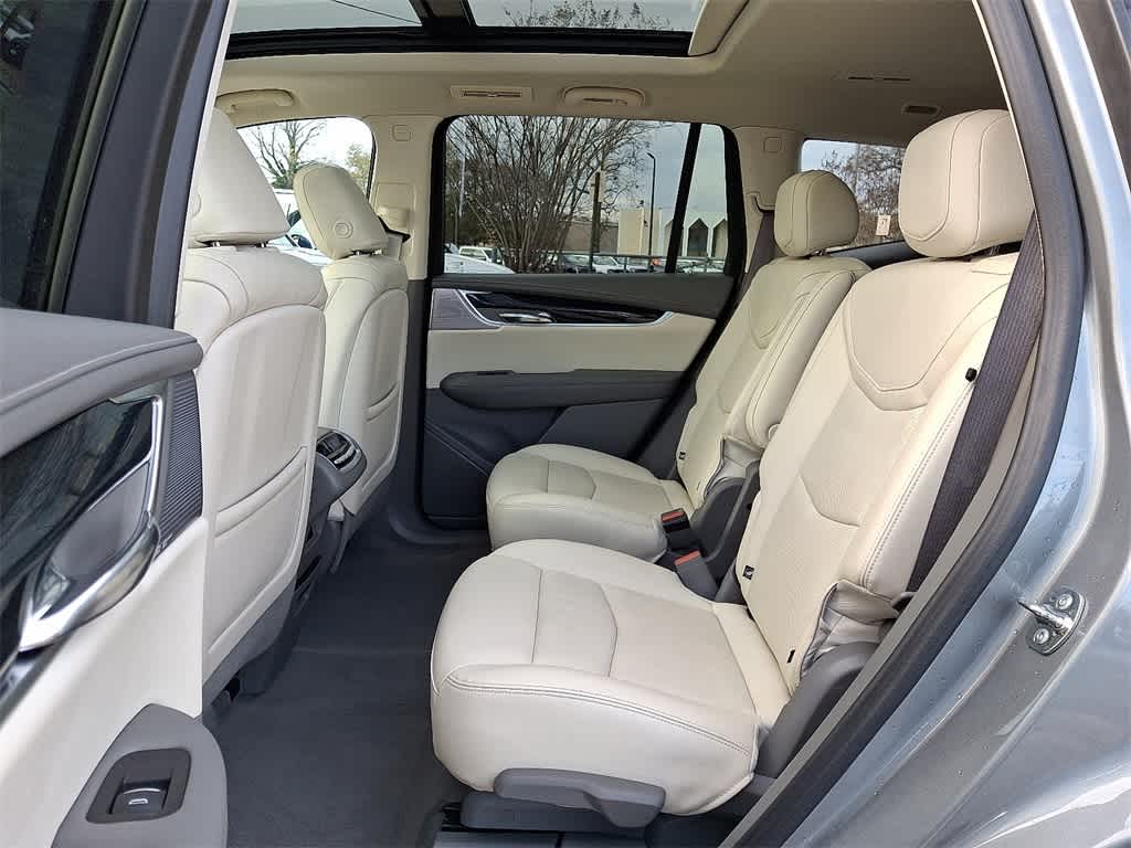 Thumbnail: 2024 Cadillac XT6 - 10