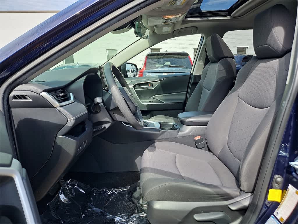 Thumbnail: 2019 Toyota RAV4 - 13