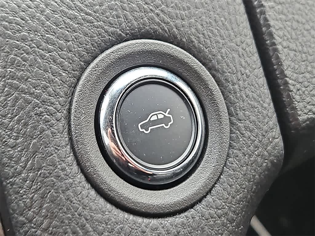 Thumbnail: 2018 Ford Taurus - 25