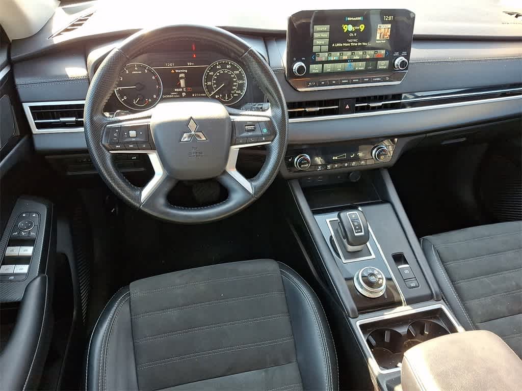 Thumbnail: 2024 Mitsubishi Outlander - 12