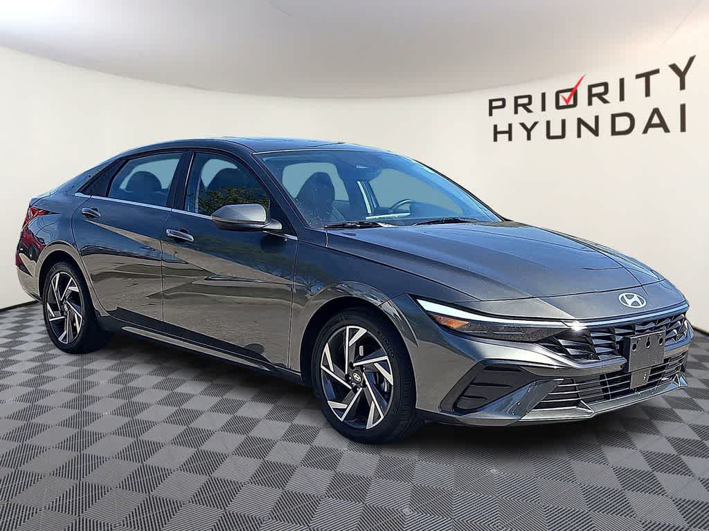 Thumbnail: 2024 Hyundai Elantra - 3