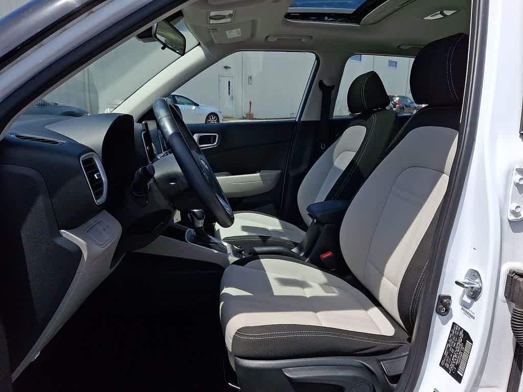 Thumbnail: 2022 Hyundai Venue - 14