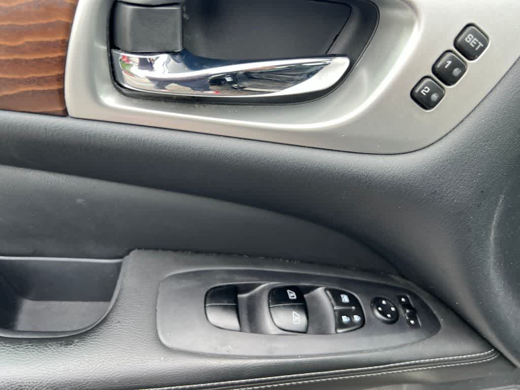 Thumbnail: 2017 Nissan Pathfinder - 15