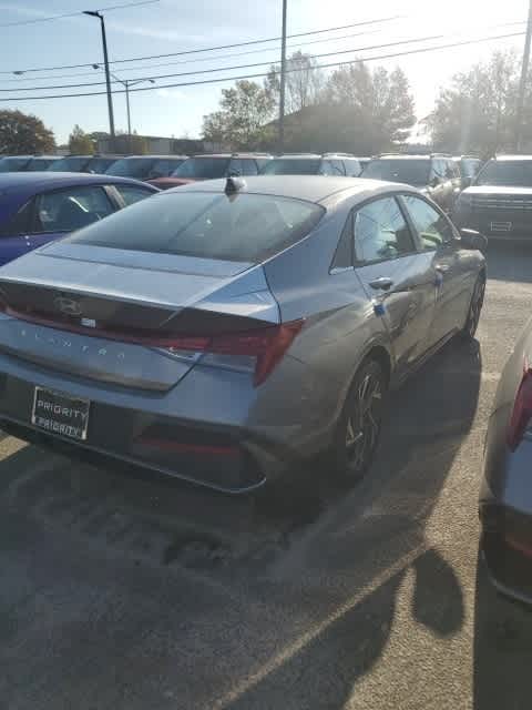 Thumbnail: 2025 Hyundai Elantra - 3