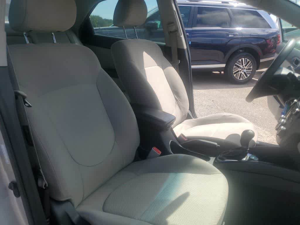 Thumbnail: 2012 Kia Forte - 22