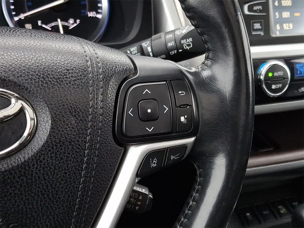 Thumbnail: 2017 Toyota Highlander - 24