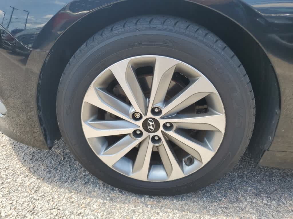 Thumbnail: 2017 Hyundai Sonata - 9