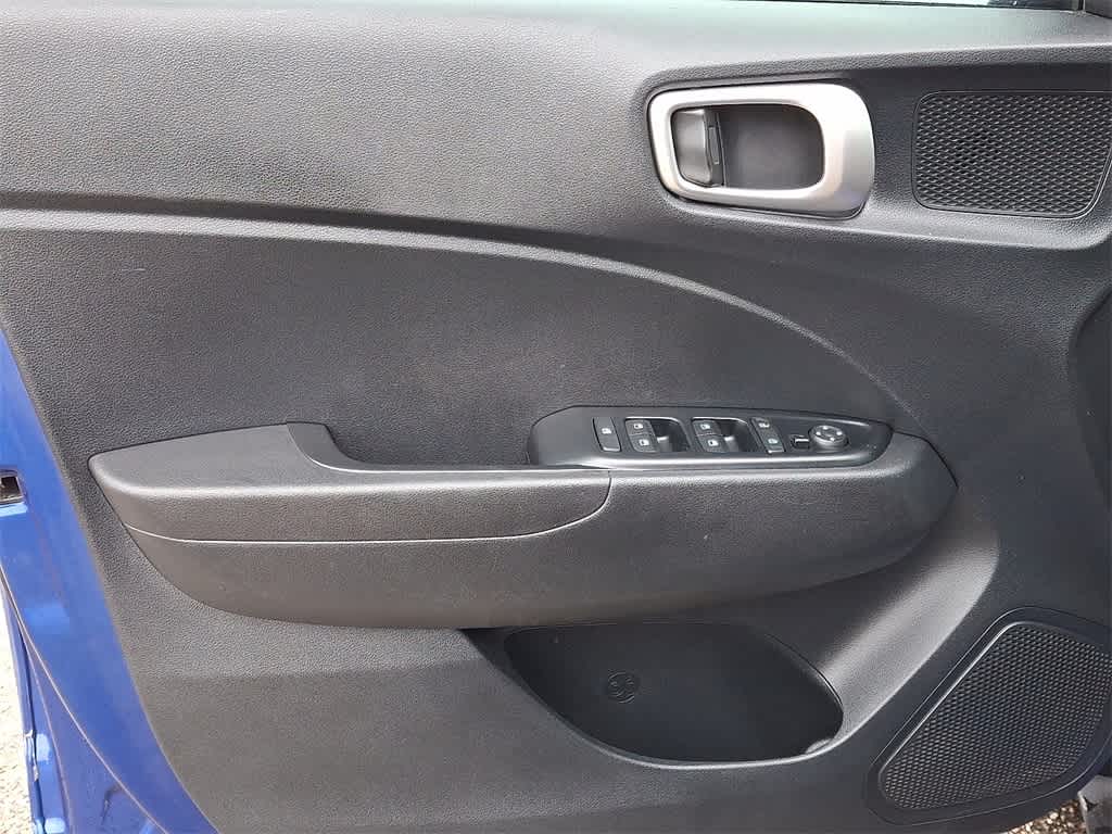 Thumbnail: 2023 Hyundai Venue - 10