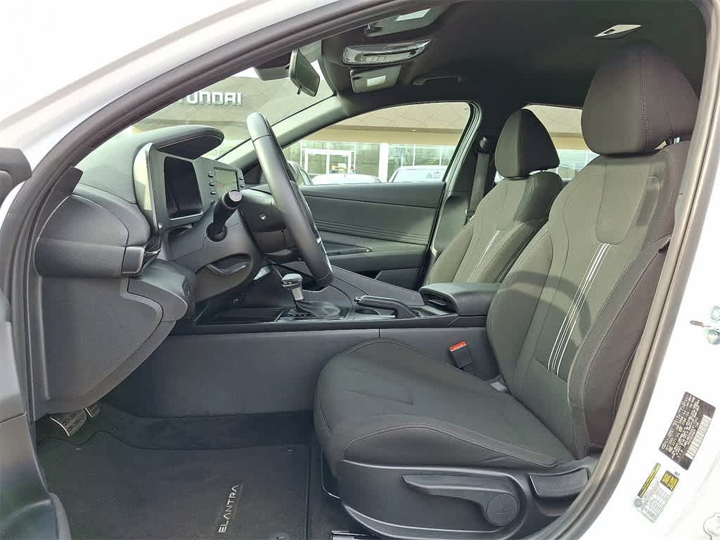 Thumbnail: 2025 Hyundai Elantra - 13