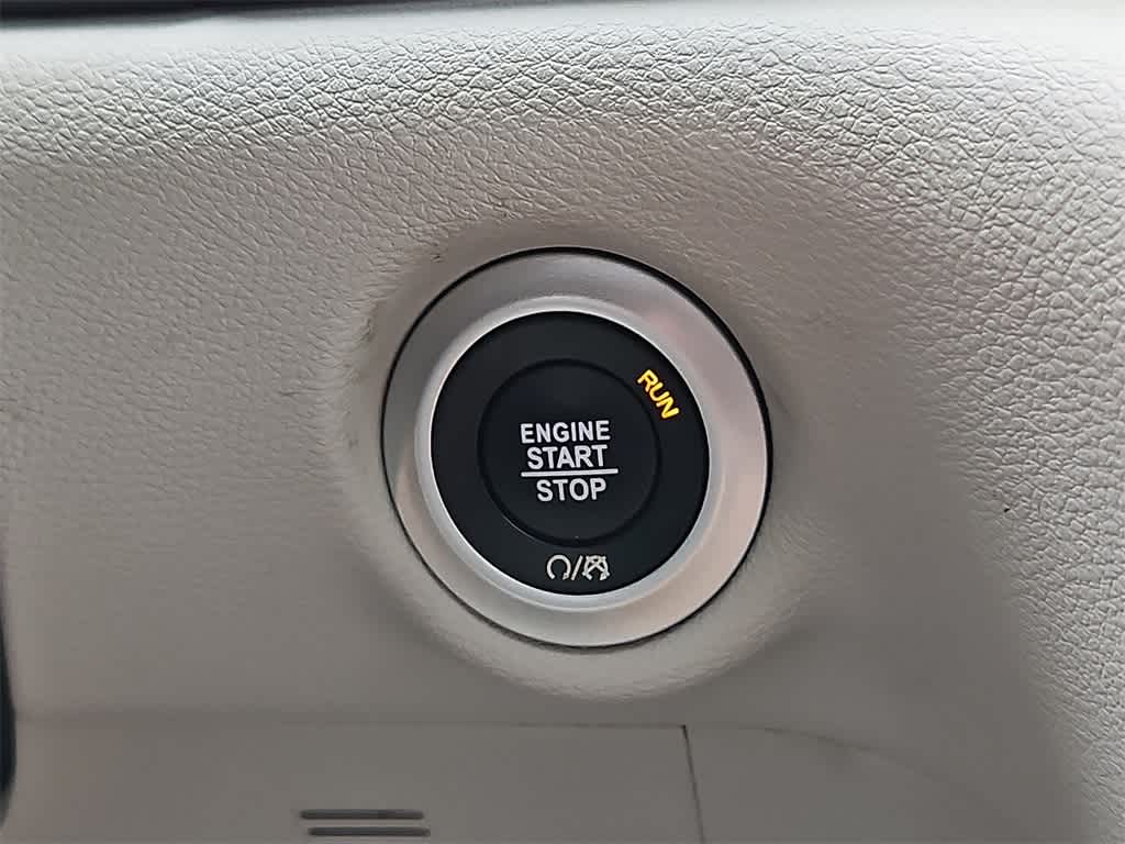 Thumbnail: 2019 Chrysler Pacifica - 25