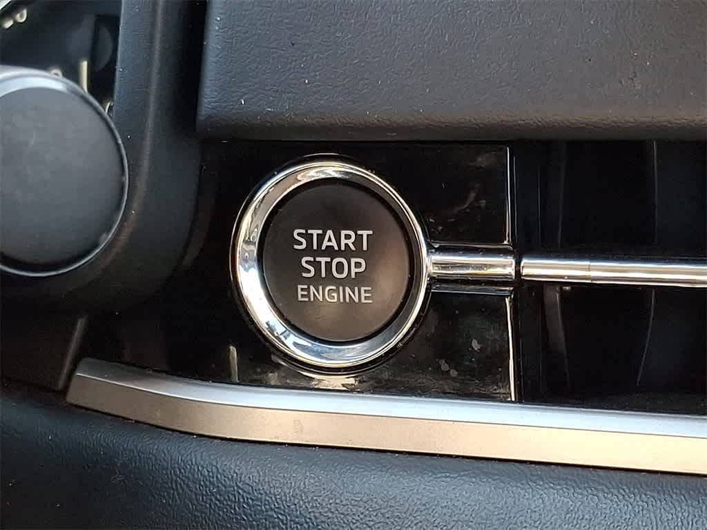 Thumbnail: 2024 Mitsubishi Outlander - 24