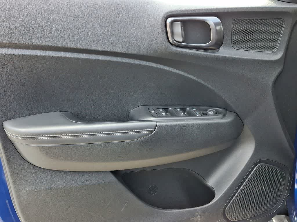 Thumbnail: 2024 Hyundai Venue - 11