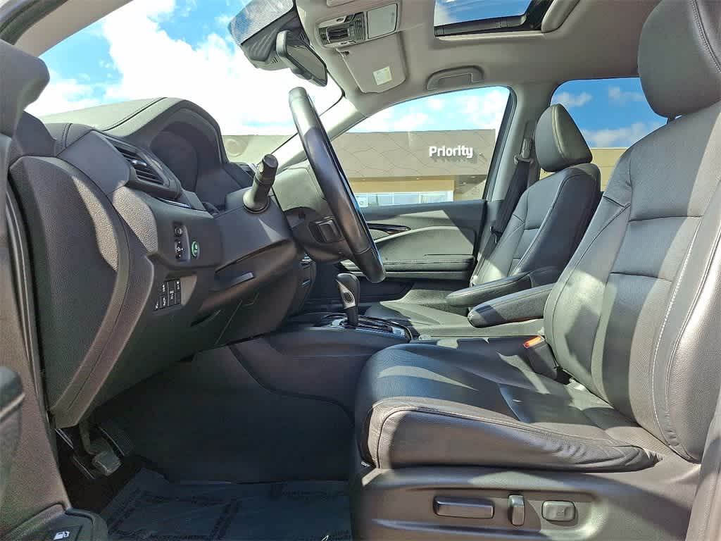 Thumbnail: 2017 Honda Ridgeline - 13