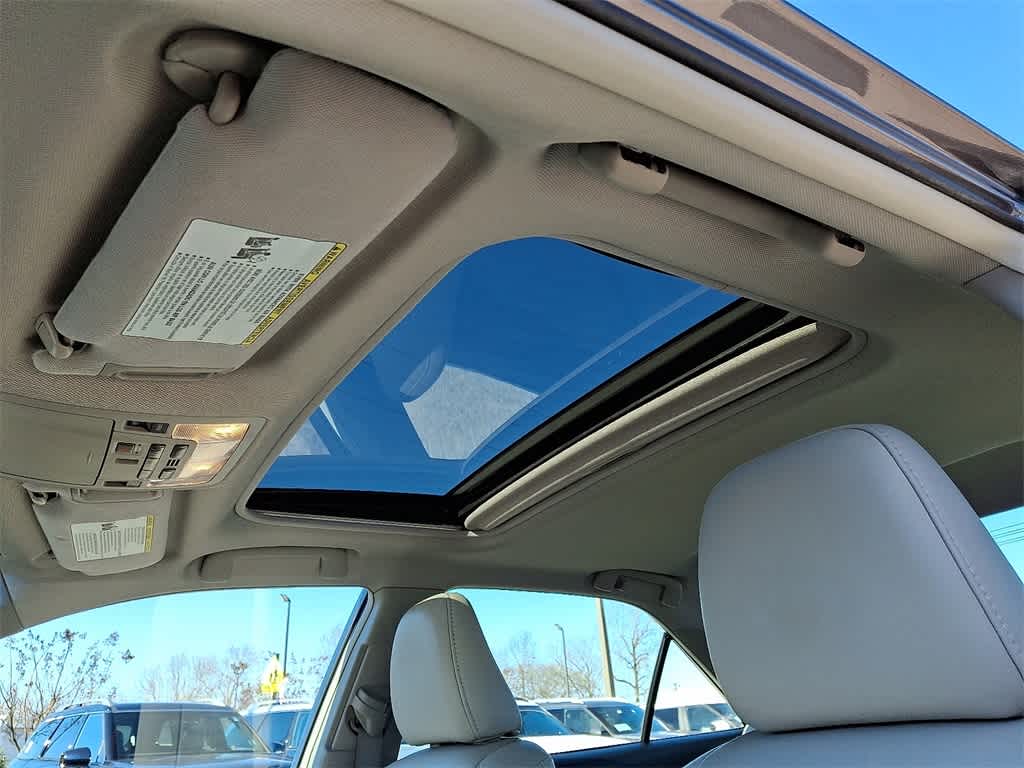 Thumbnail: 2014 Toyota Camry - 12