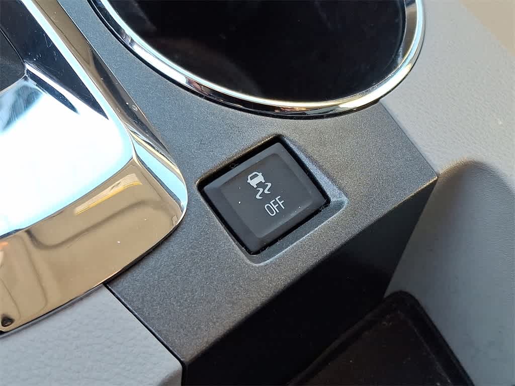 Thumbnail: 2014 Chevrolet Equinox - 25