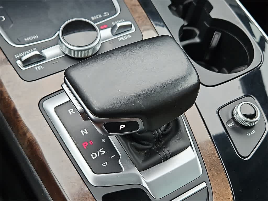 Thumbnail: 2017 Audi Q7 - 16