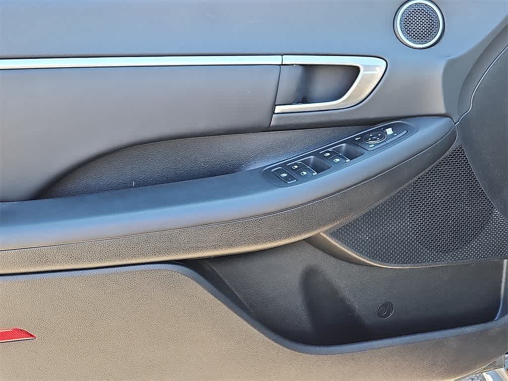 Thumbnail: 2023 Hyundai Sonata - 12