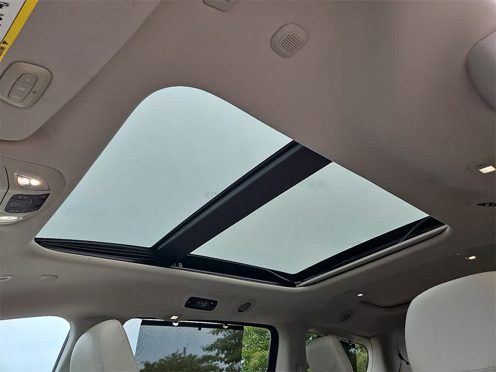 Thumbnail: 2019 Chrysler Pacifica - 15