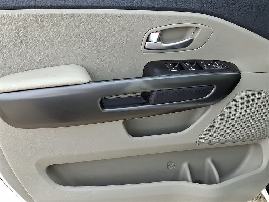 Thumbnail: 2019 Kia Sedona - 13