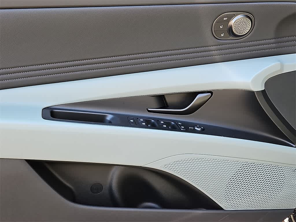 Thumbnail: 2025 Hyundai Elantra - 10