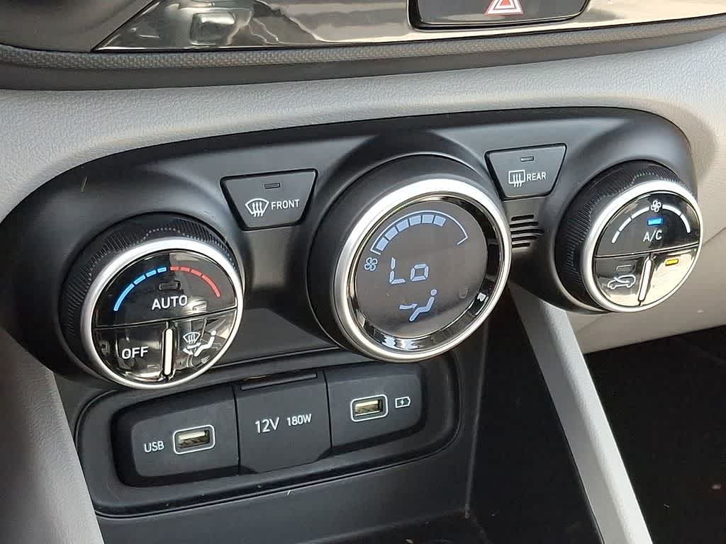 Thumbnail: 2022 Hyundai Venue - 17