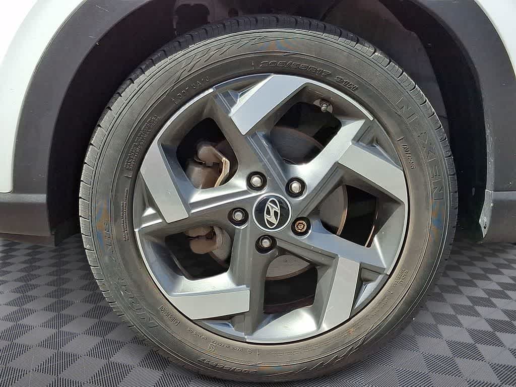 Thumbnail: 2022 Hyundai Venue - 8