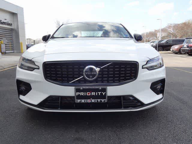 Thumbnail: 2024 Volvo S60 - 5