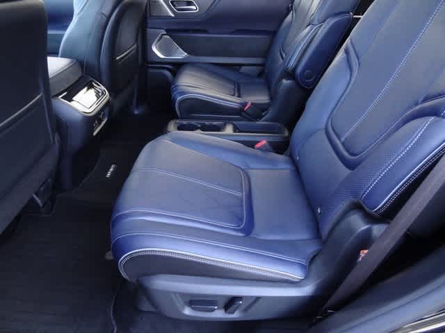 Thumbnail: 2026 INFINITI QX80 - 9